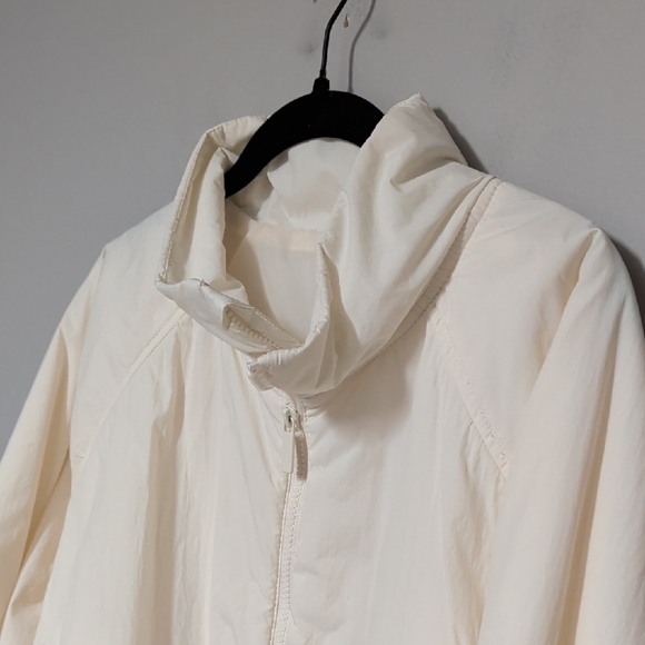 Old Navy Women's Cream Puffer Jacket - Picture 3 of 7